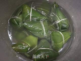 花生红枣粽的做法步骤:14