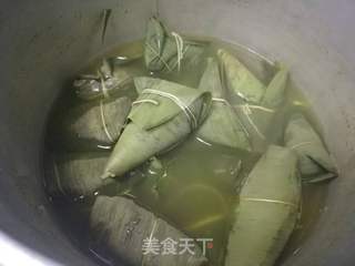 花生红枣粽的做法步骤:16