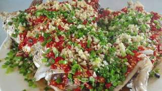 剁椒蒸鱼头的做法步骤:9