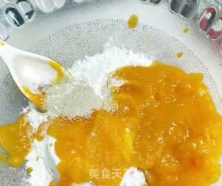 南瓜小花馒头的做法步骤：2