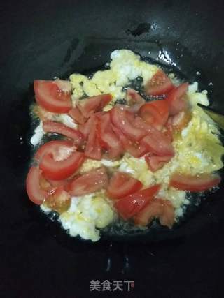 西红柿鸡蛋拌面的做法步骤:4