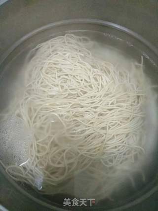 西红柿鸡蛋拌面的做法步骤:7