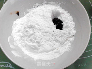 软糯红糖玫瑰糕的做法步骤:2