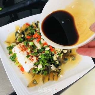 皮蛋拌豆腐的做法步骤:5
