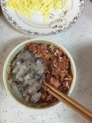 鲜肉小馄饨的做法步骤：2