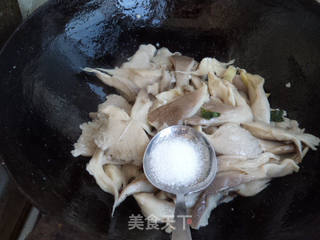 平菇炒黄瓜的做法步骤:5