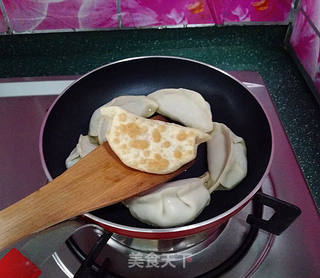 抱蛋煎饺的做法步骤:4