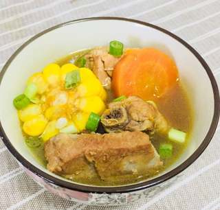 玉米胡萝卜排骨汤的做法步骤:7