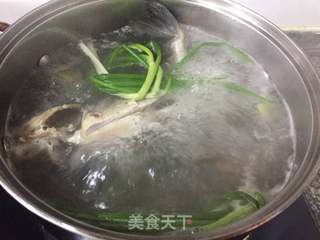 鲫鱼豆腐汤的做法步骤:5