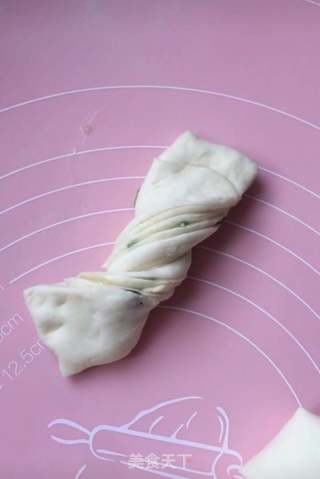 葱香花卷的做法步骤:11