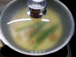 芦笋虾仁抱蛋的做法步骤:9