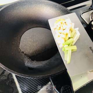 炒花蛤的做法步骤:2