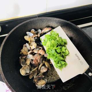 炒花蛤的做法步骤:7