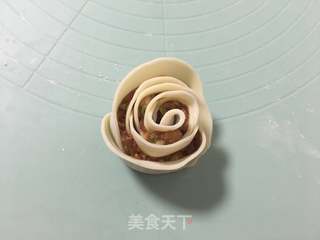玫瑰花煎饺的做法步骤:6