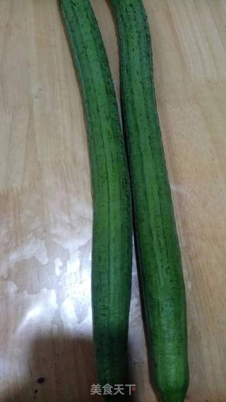 蒜泥拌丝瓜的做法步骤：1