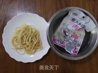 洋葱鸡蛋肉酱意面的做法步骤:5