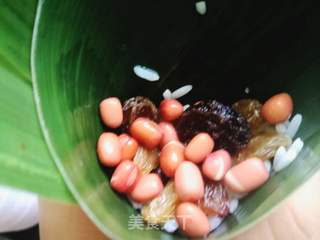 葡萄干红豆粽的做法步骤:6