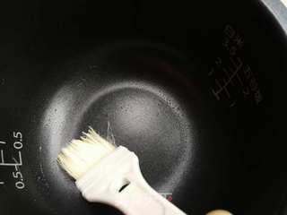 电饭锅版煲仔饭的做法步骤:2