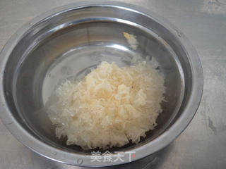 双耳拌芹菜的做法步骤:2
