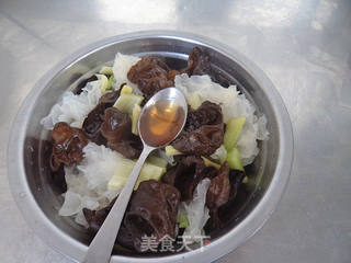 双耳拌芹菜的做法步骤:10
