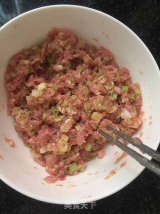 芹菜肉包子的做法步骤:5