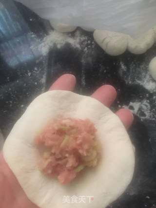 芹菜肉包子的做法步骤:9