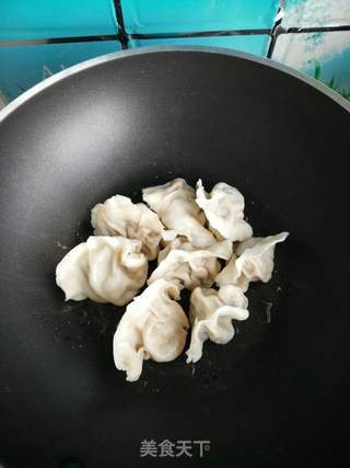 鸡蛋煎饺的做法步骤：2