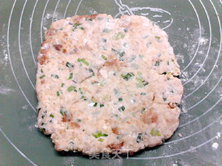电饼铛版葱香坛子肉方便面司康的做法步骤:12