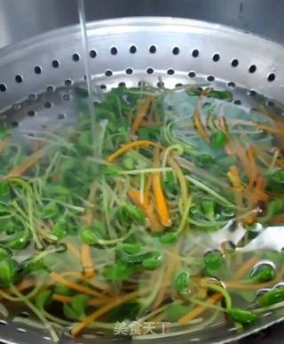 爽口黑豆苗的做法步骤：3