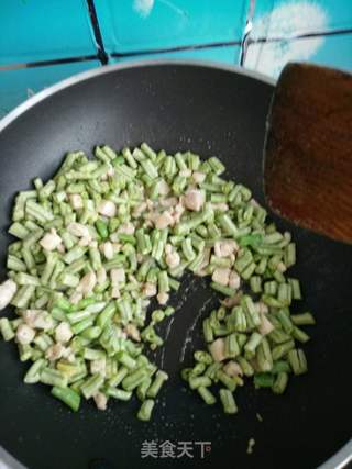 肉丁炒豆角的做法步骤：7