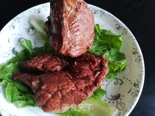 卤牛肉的做法步骤：1