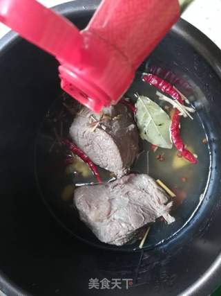 卤牛肉的做法步骤：9