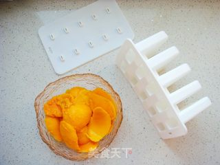 #芒果酸奶冰棒的做法图解2