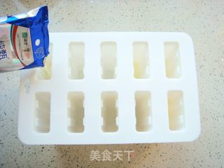 #芒果酸奶冰棒的做法图解3