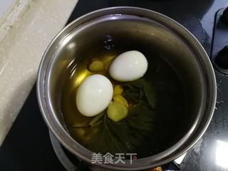 艾叶蛋的做法步骤：3