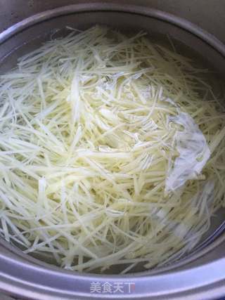 凉拌土豆丝的做法步骤:3