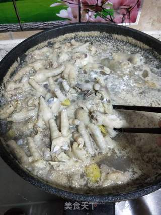 柠檬青芒果泡椒凤爪的做法步骤:3