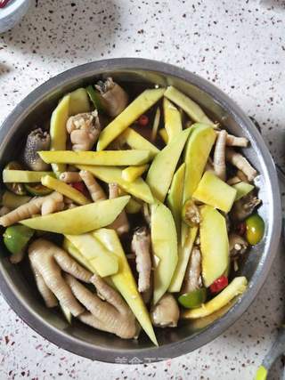 柠檬青芒果泡椒凤爪的做法步骤:6