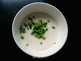 孜然葱花鸡蛋饼的做法步骤：4