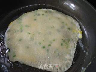 孜然葱花鸡蛋饼的做法步骤：9