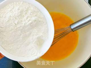 胡萝卜汁鸡蛋饼的做法步骤:4