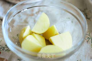造型可以说是很可爱了,一口下去层次丰富的芝士虾球的做法步骤:2