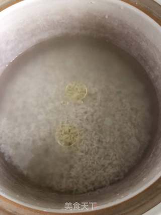 香肠排骨焖饭的做法步骤:3