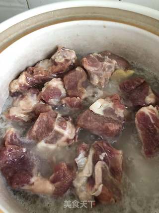 香肠排骨焖饭的做法步骤:4