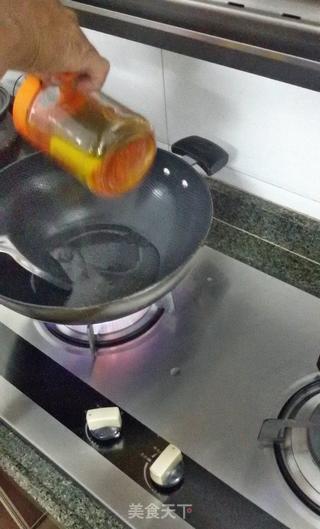 香辣炒蟹—不爱吃蟹的人也会爱上它的做法步骤:2