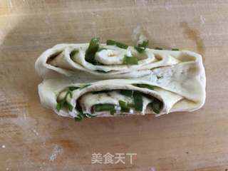 小葱椒盐花卷的做法步骤:12