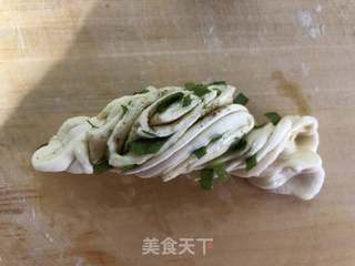 小葱椒盐花卷的做法步骤:13