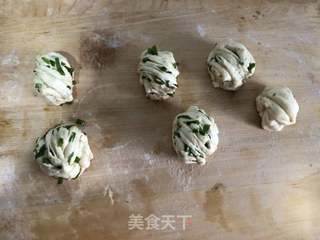 小葱椒盐花卷的做法步骤:15