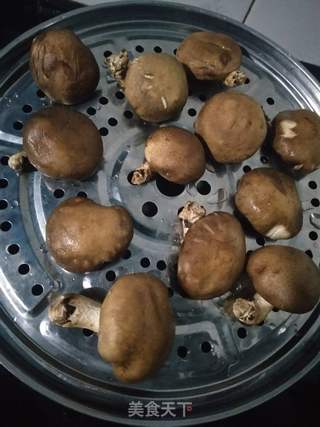 香菇猪肉大包的做法步骤:2