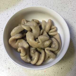 酸菜炒大肠的做法步骤:4